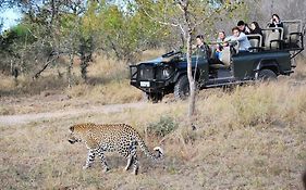 Umkumbe Safari Lodge  3*